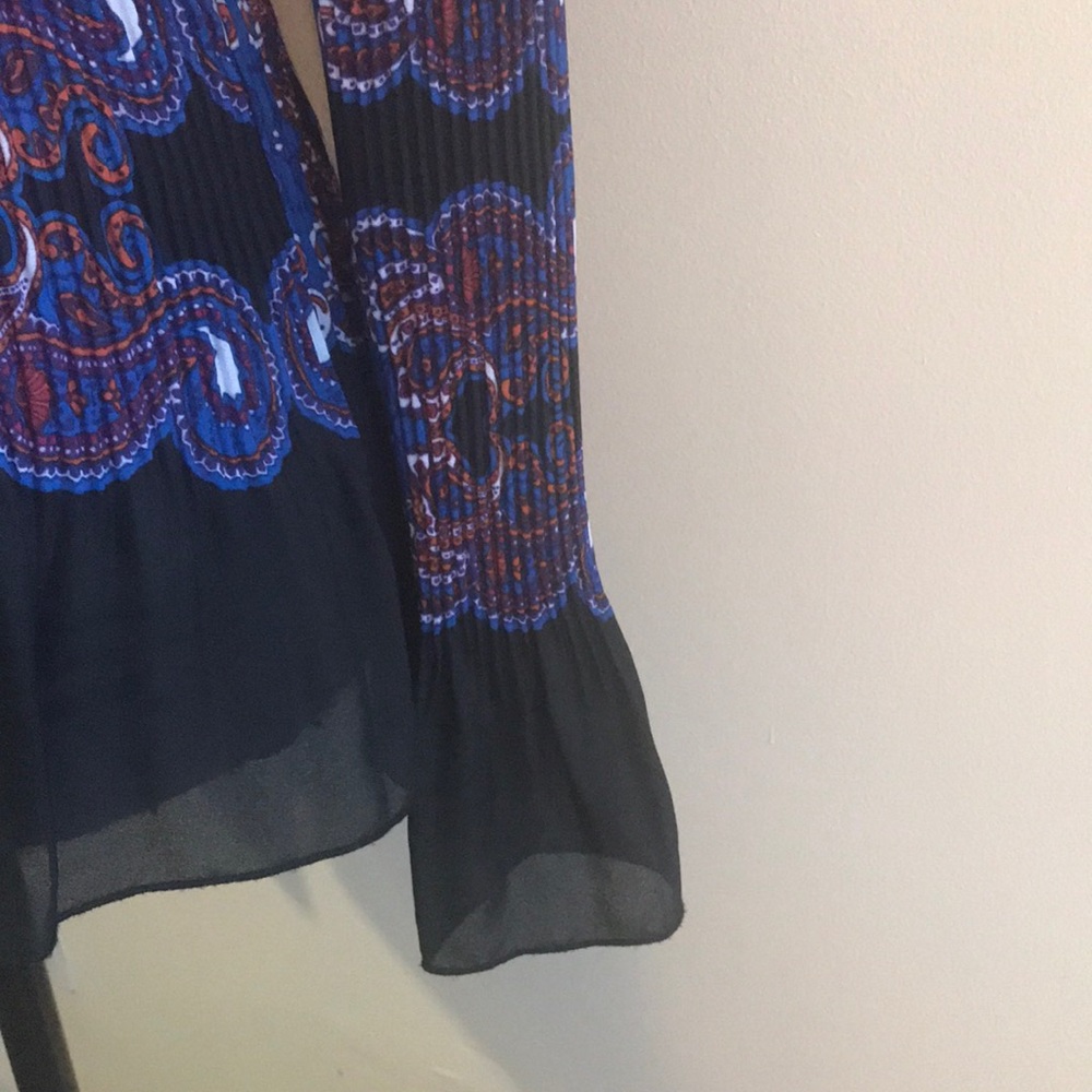 Button-down blouse. Ribbed. - Picture 3 of 4